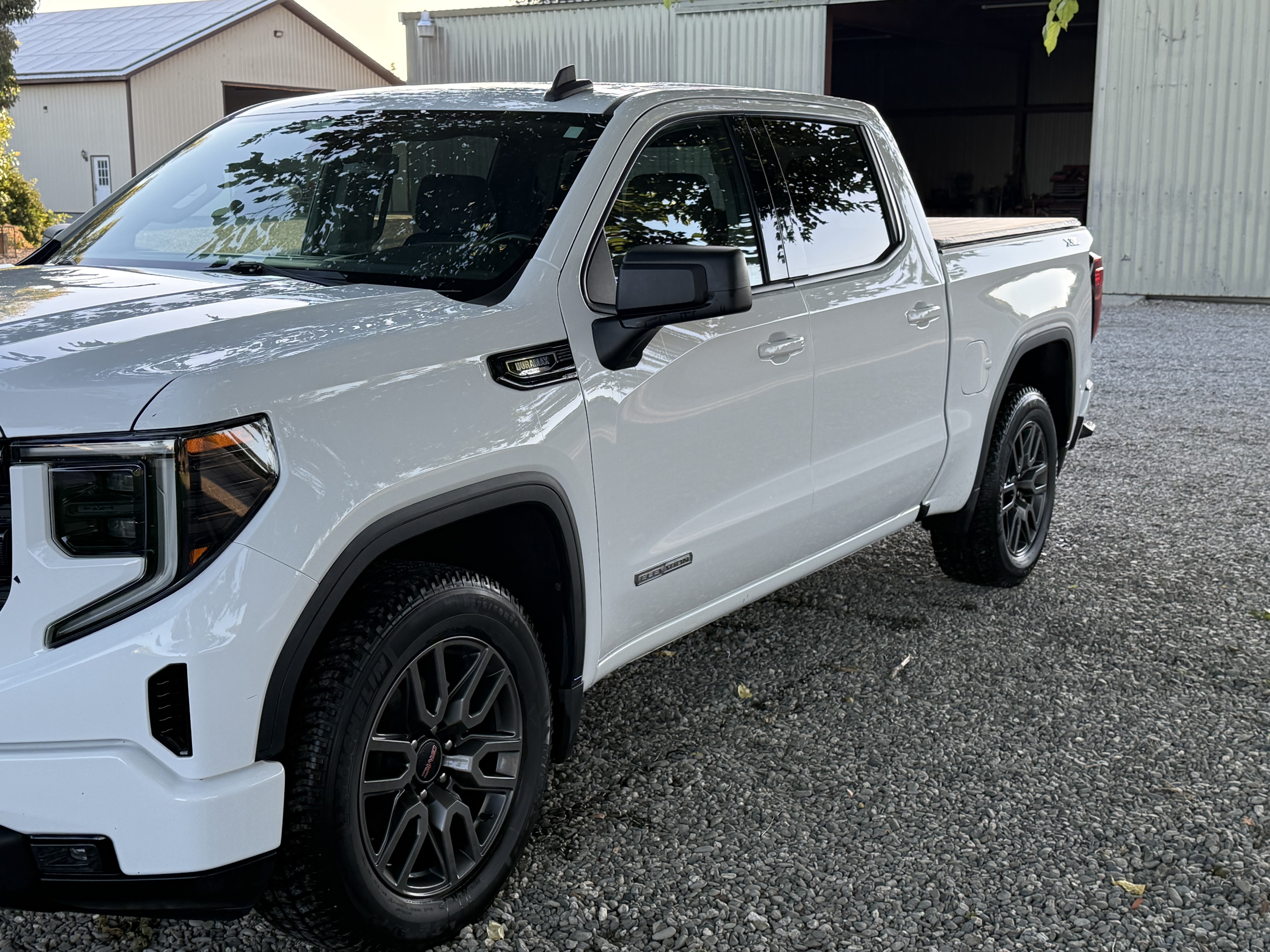 Used 2022 GMC Sierra 1500 Elevation w/ X31 Off-Road Package AWD/4WD image 11