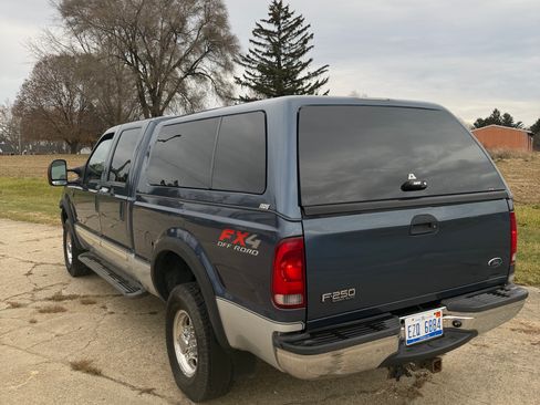 Used 2004 Ford F250 Harley-Davidson image 2