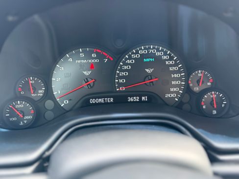 Used 2004 Chevrolet Corvette Convertible w/ Preferred Equipment Group image 5