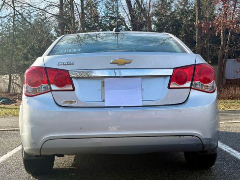 Used 2015 Chevrolet Cruze LS image 6
