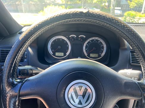 Used 2003 Volkswagen Golf 20th Anniversary FWD image 10