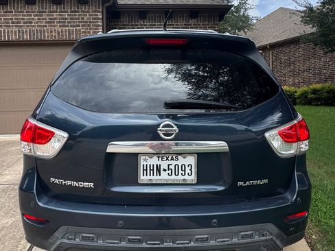Used 2013 Nissan Pathfinder Platinum w/ Cargo Pkg FWD image 5