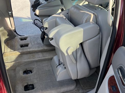 Used 2008 Chevrolet Suburban LTZ w/ LTZ Preferred Equipment Group image 30