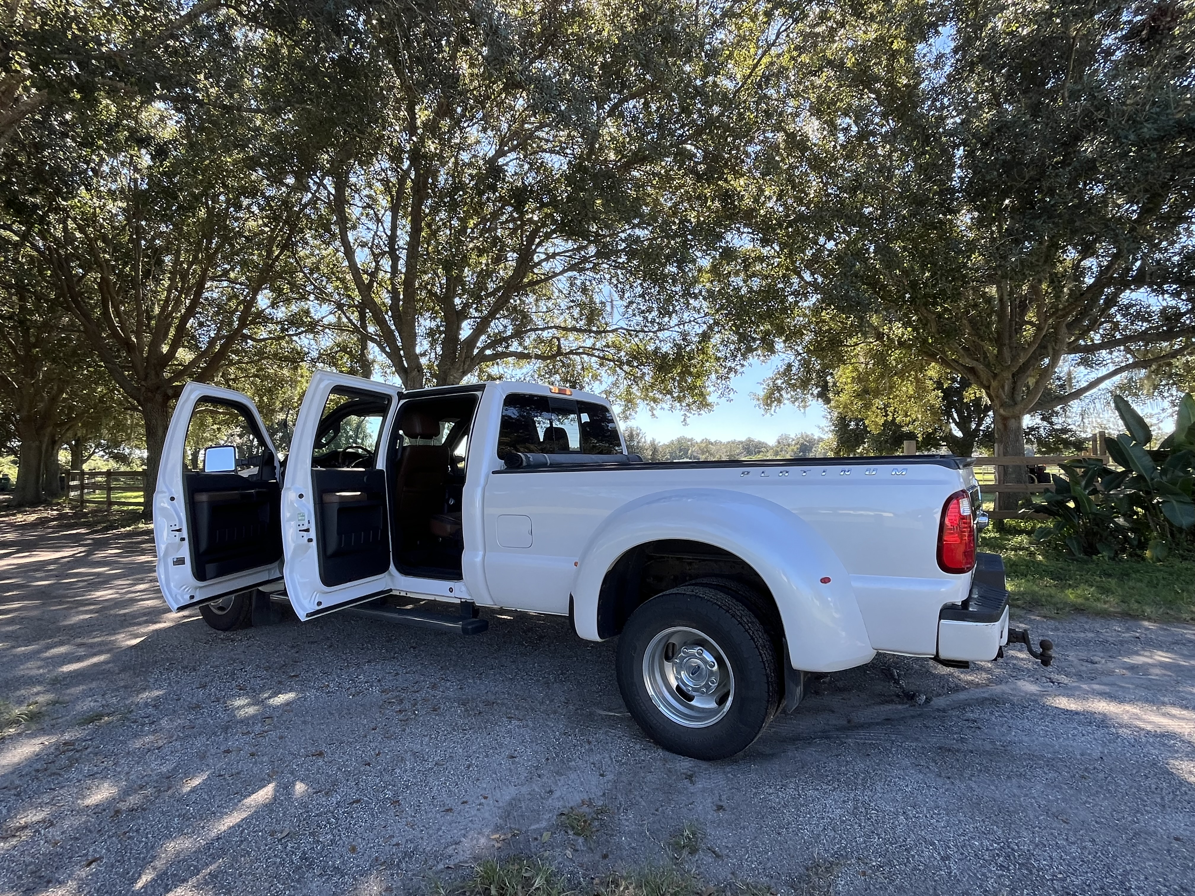 Used 2016 Ford F350 Platinum AWD/4WD image 4