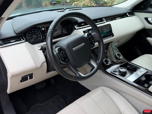 Used 2019 Land Rover Range Rover Velar S AWD/4WD image 9