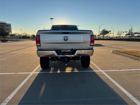 Used 2018 RAM 2500 Tradesman w/ Chrome Appearance Group image 4