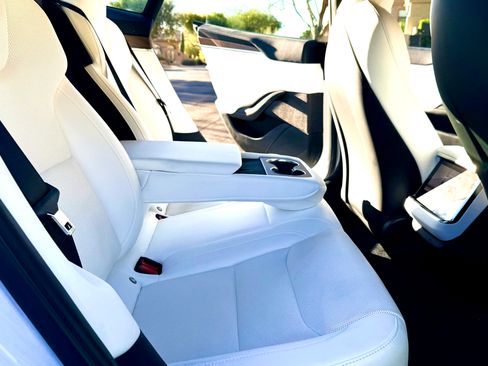 Used 2022 Tesla Model S Standard Range image 13