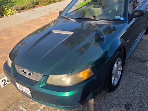 Used 2001 Ford Mustang Premium image 1