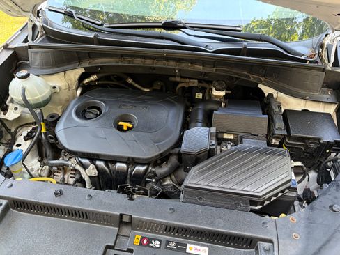 Used 2019 Hyundai Tucson SE AWD/4WD image 14