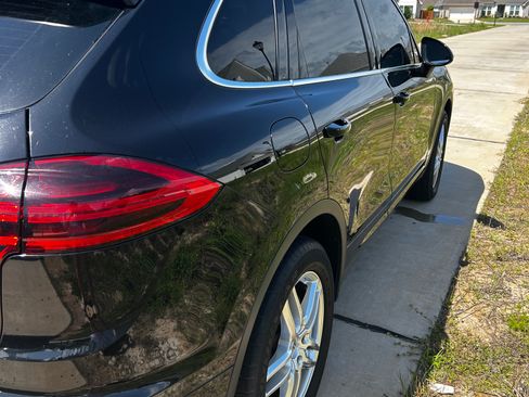 Used 2016 Porsche Cayenne AWD/4WD image 5