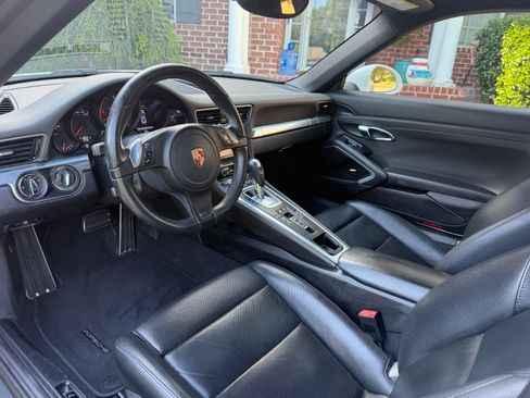 Used 2015 Porsche 911 Carrera image 17
