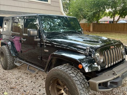 Used 2016 Jeep Wrangler Unlimited Sahara image 14