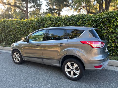 Used 2014 Ford Escape SE image 1