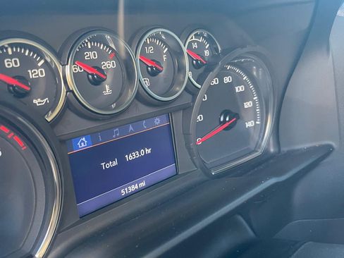 Used 2022 Chevrolet Silverado 1500 LT Trail Boss w/ LT Trail Boss Premium Package AWD/4WD image 10