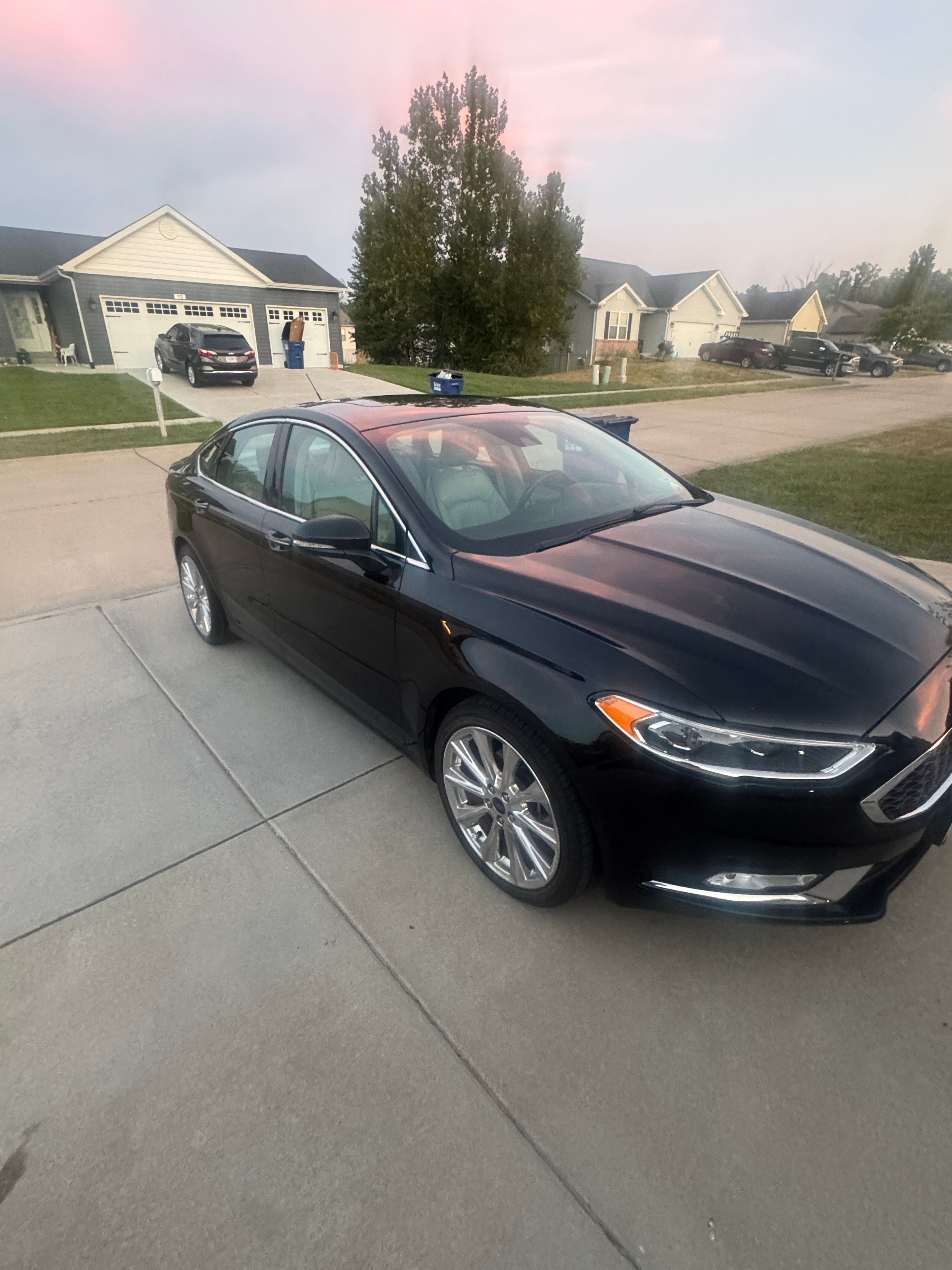 Used 2017 Ford Fusion Platinum FWD image 4