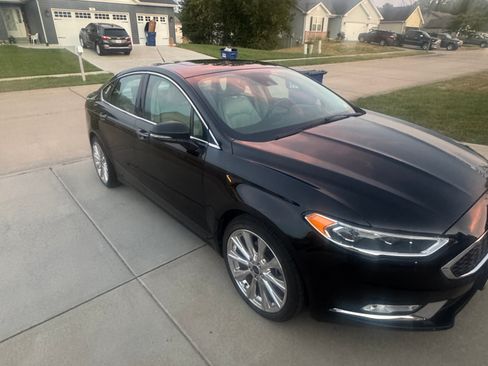 Used 2017 Ford Fusion Platinum FWD image 4