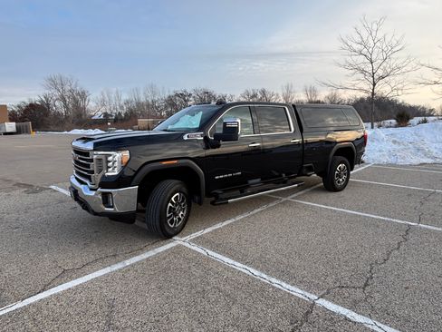 Used 2021 GMC Sierra 2500 SLT w/ SLT Preferred Package image 1