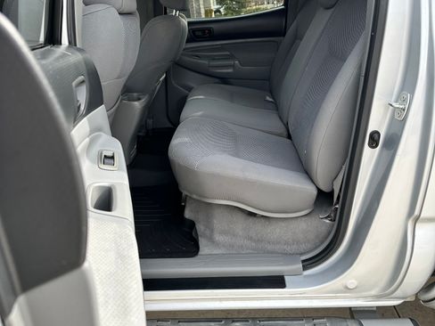 Used 2005 Toyota Tacoma PreRunner image 11