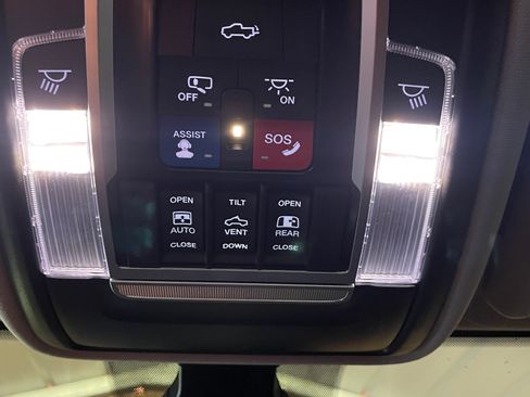 Used 2023 RAM 2500 Laramie image 13