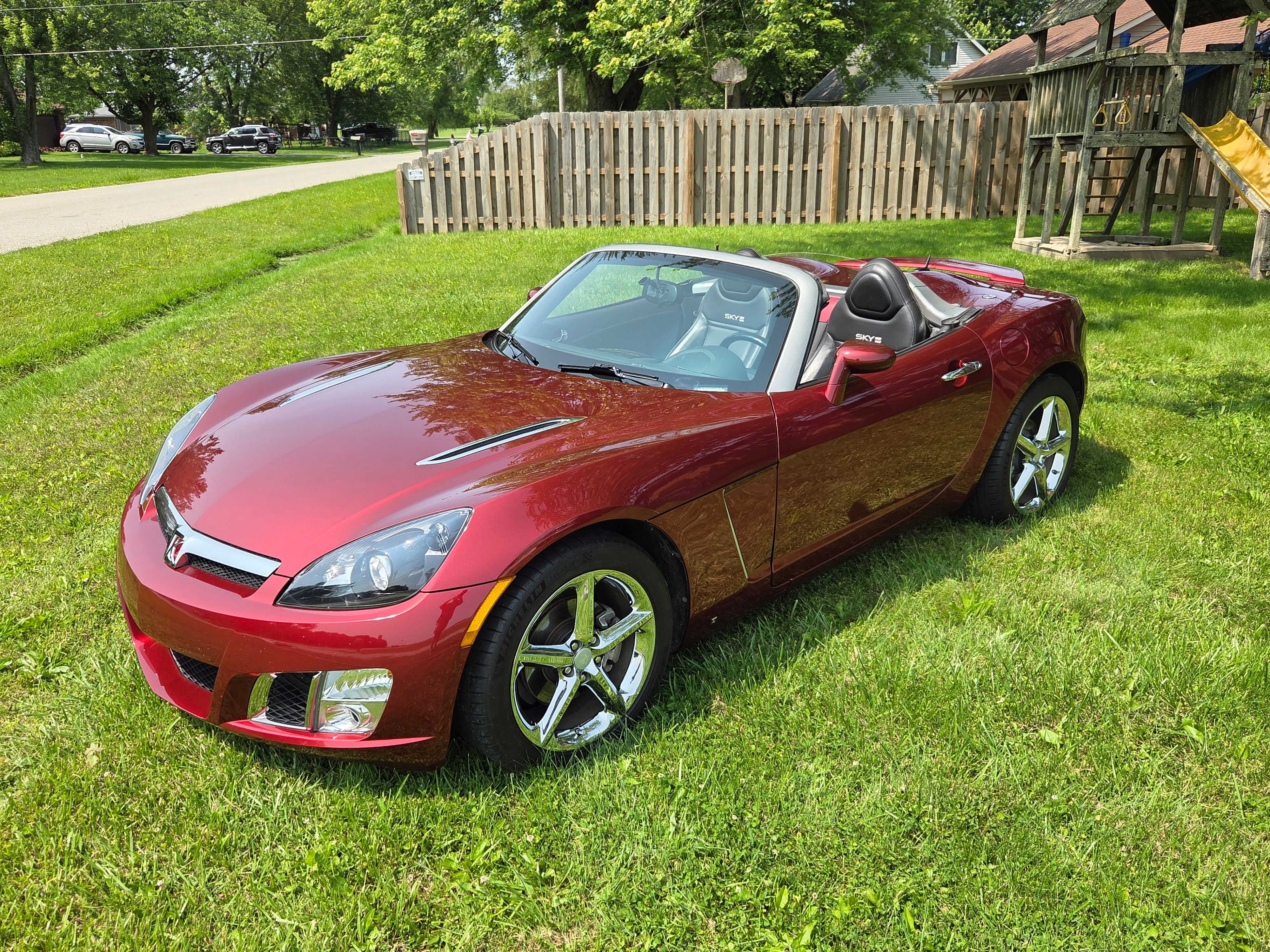 Used 2009 Saturn Sky Red Line RWD image 14