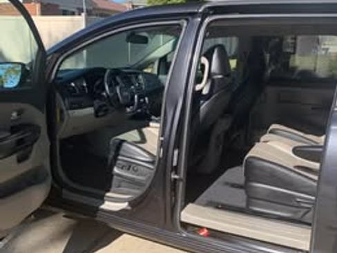 Used 2020 Kia Sedona EX image 12