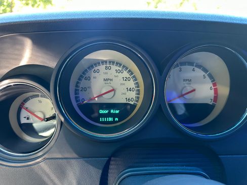 Used 2010 Dodge Challenger R/T image 29