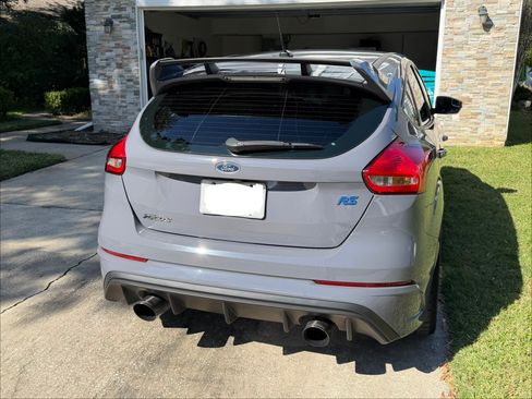 Used 2017 Ford Focus RS image 9