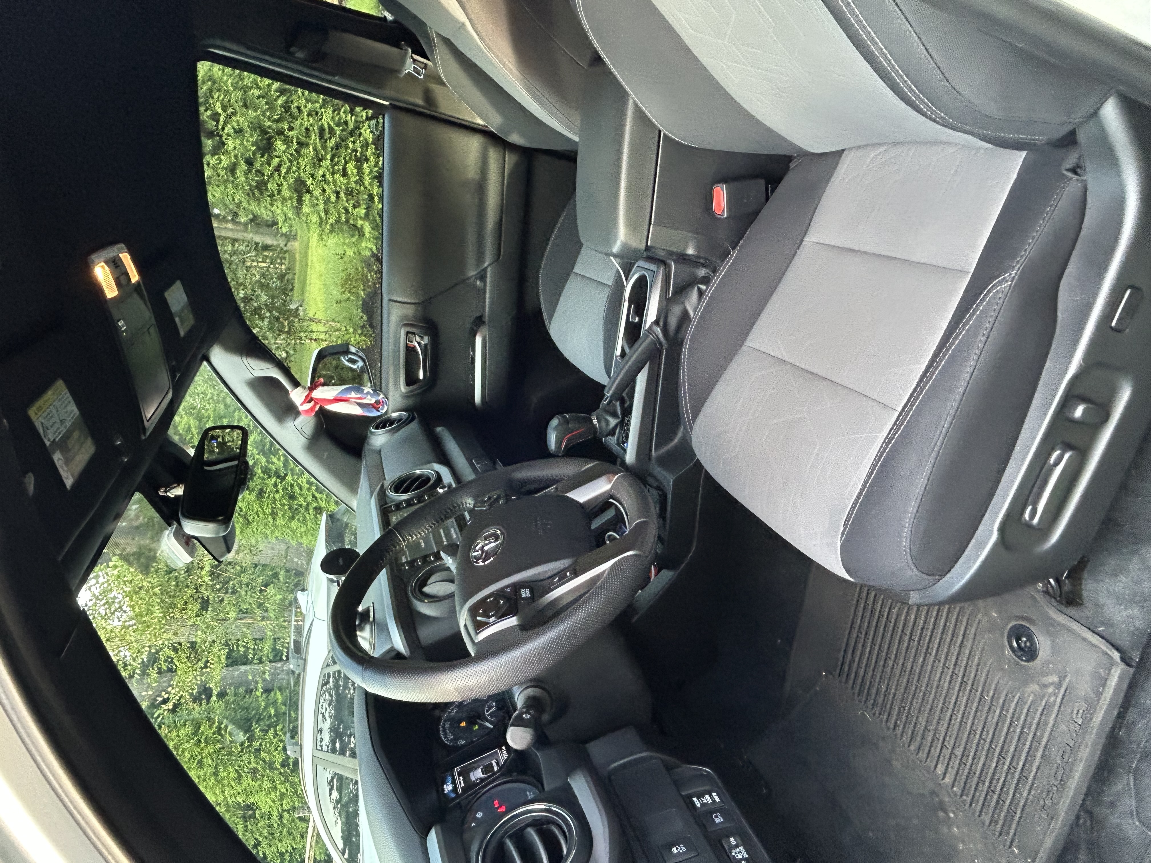 Used 2023 Toyota Tacoma TRD Sport w/ Black Out Package (TMS) AWD/4WD image 8