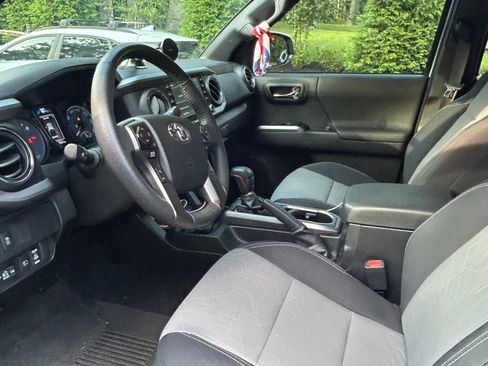 Used 2023 Toyota Tacoma TRD Sport w/ Black Out Package (TMS) AWD/4WD image 8
