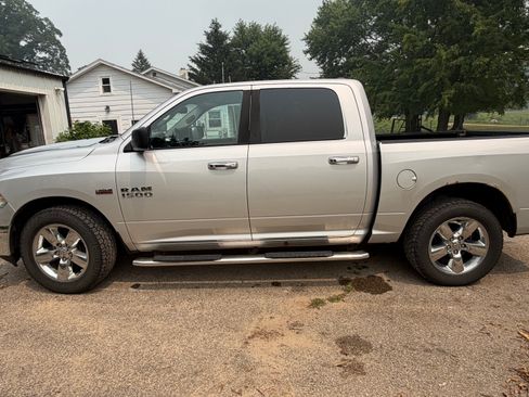 Used 2015 RAM 1500 Big Horn AWD/4WD image 4