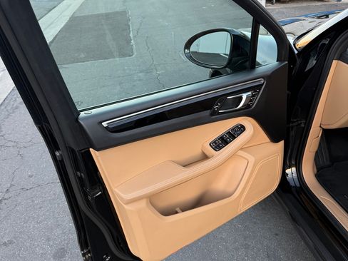 Used 2018 Porsche Macan Sport Edition image 20