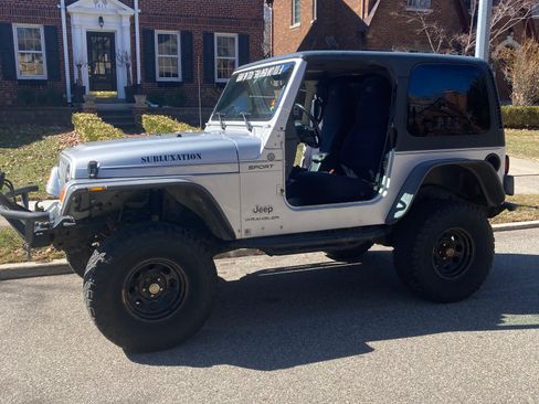 Used 2004 Jeep Wrangler 4WD image 8