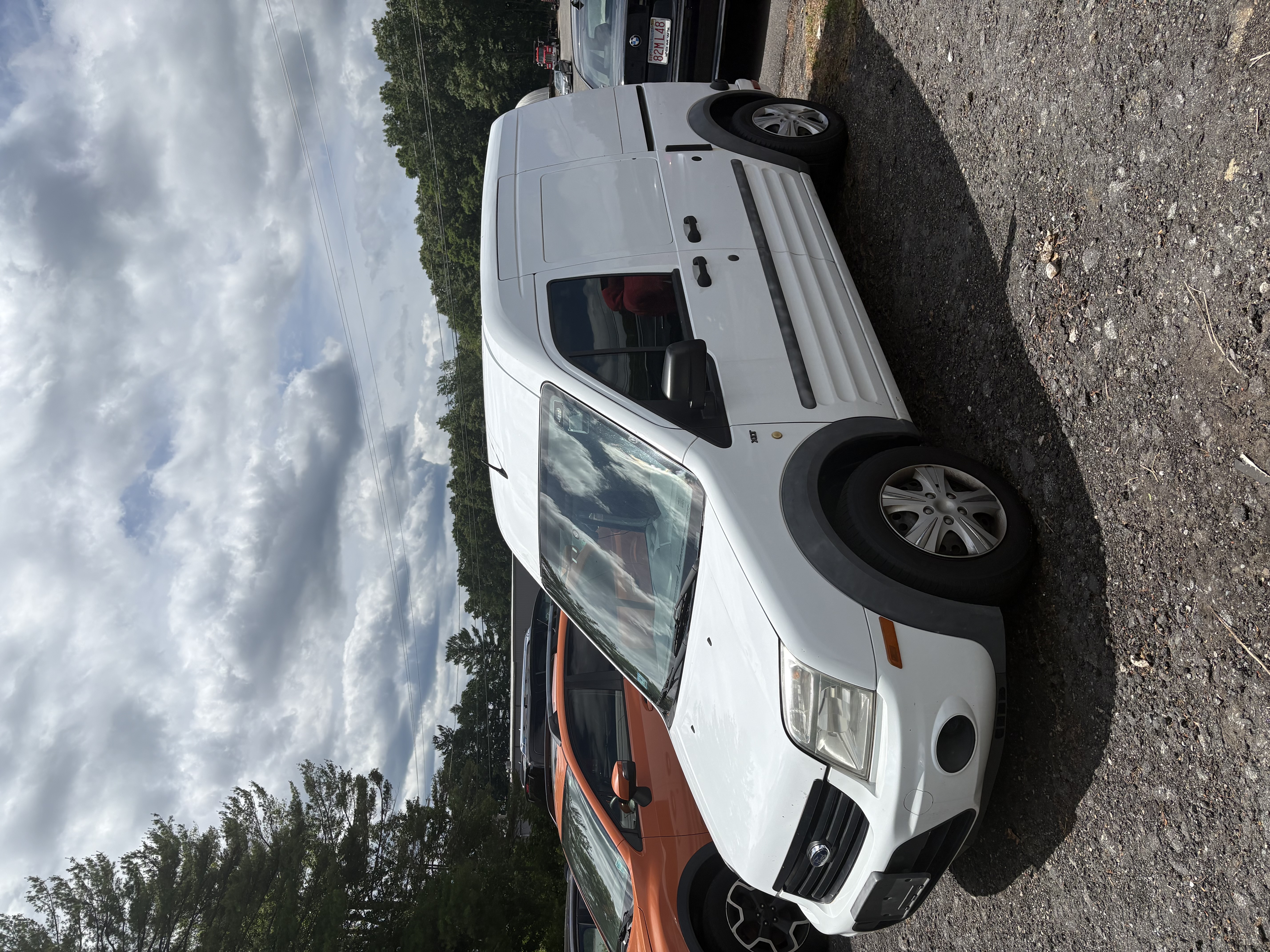Used 2011 Ford Transit Connect XLT FWD image 1
