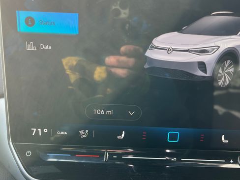 Used 2024 Volkswagen ID.4 Pro image 9