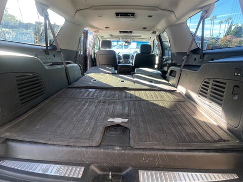 Used 2017 Chevrolet Suburban Premier image 11
