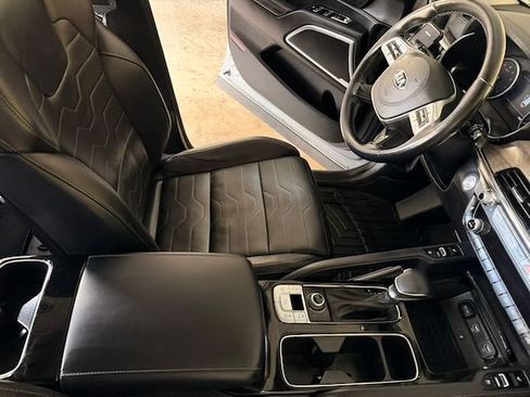 Used 2020 Kia Telluride SX w/ SX Prestige Package image 13