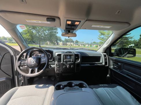 Used 2019 RAM 1500 Express w/ Express Value Package image 8