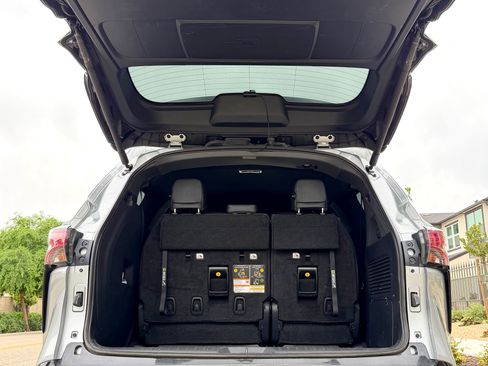 Used 2023 Toyota Sienna XSE image 8