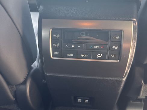 Used 2022 Lexus GX 460 Premium w/ Premium Package AWD/4WD image 19