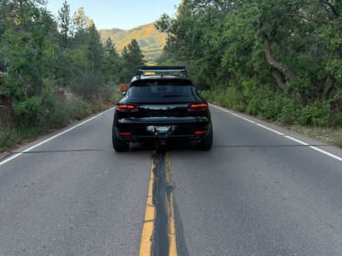 Used 2018 Porsche Macan GTS AWD/4WD image 2