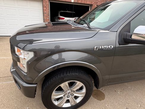 Used 2016 Ford F150 Platinum w/ Equipment Group 701A Luxury image 11