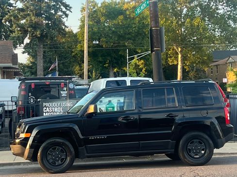 Used 2016 Jeep Patriot Sport w/ Power Value Group image 2