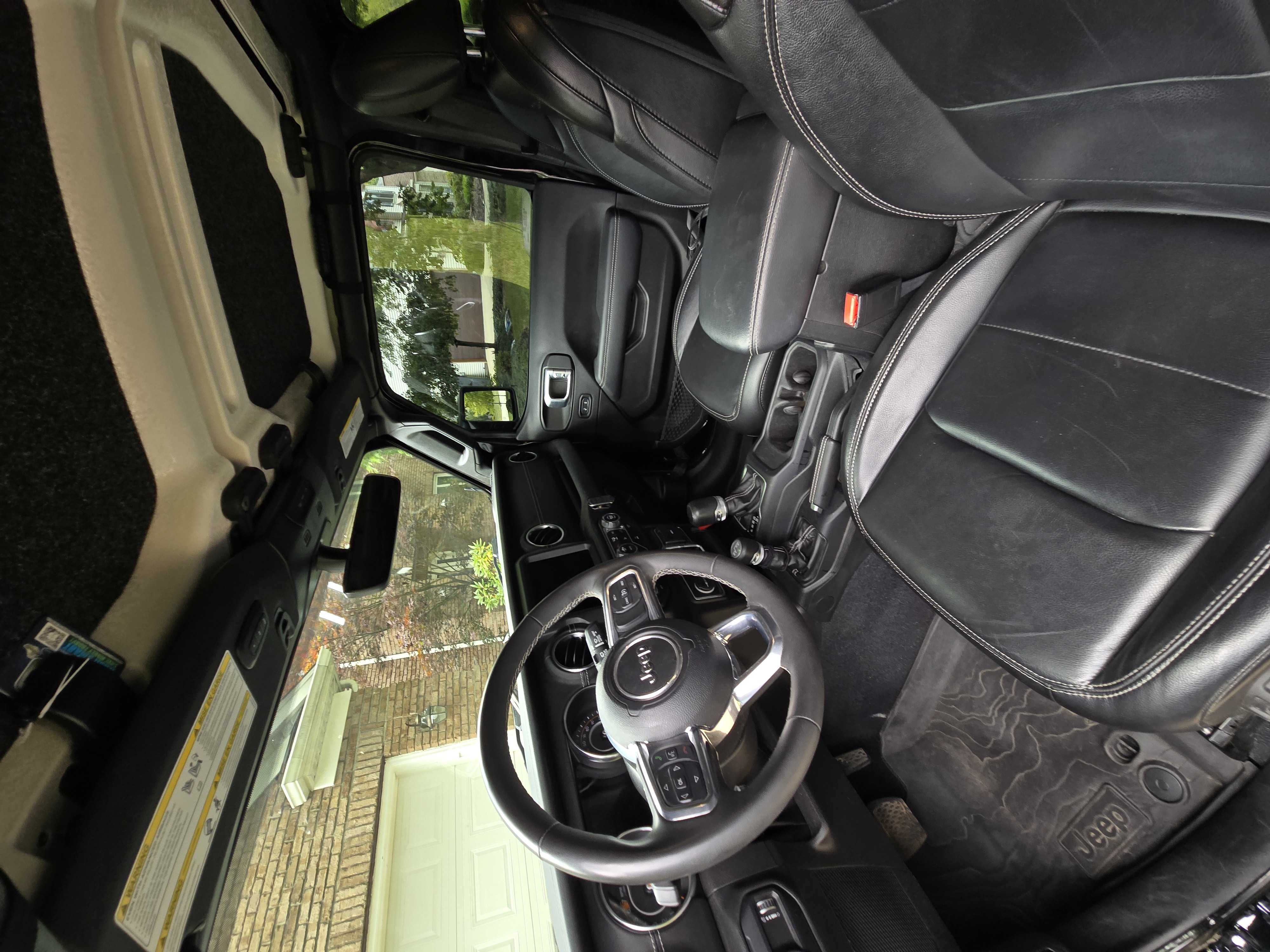 Used 2023 Jeep Wrangler Unlimited Sahara w/ Cold Weather Group AWD/4WD image 6