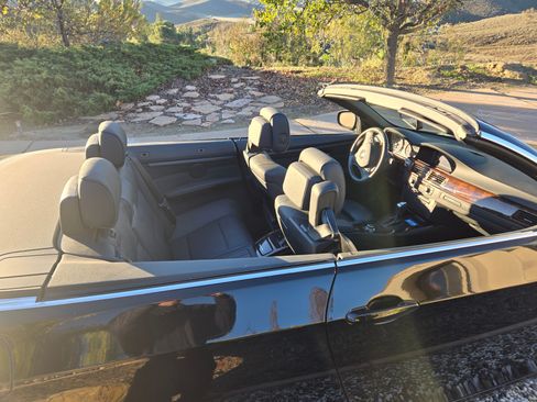 Used 2010 BMW 328i Convertible image 5