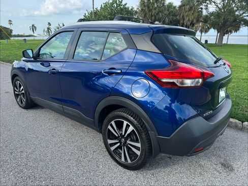 Used 2018 Nissan Kicks SV FWD image 5