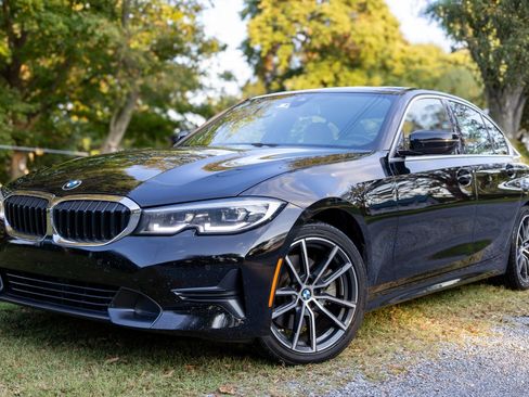 Used 2020 BMW 330i Sedan w/ Convenience Package image 1