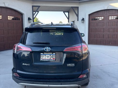 Used 2017 Toyota RAV4 Limited AWD/4WD image 5