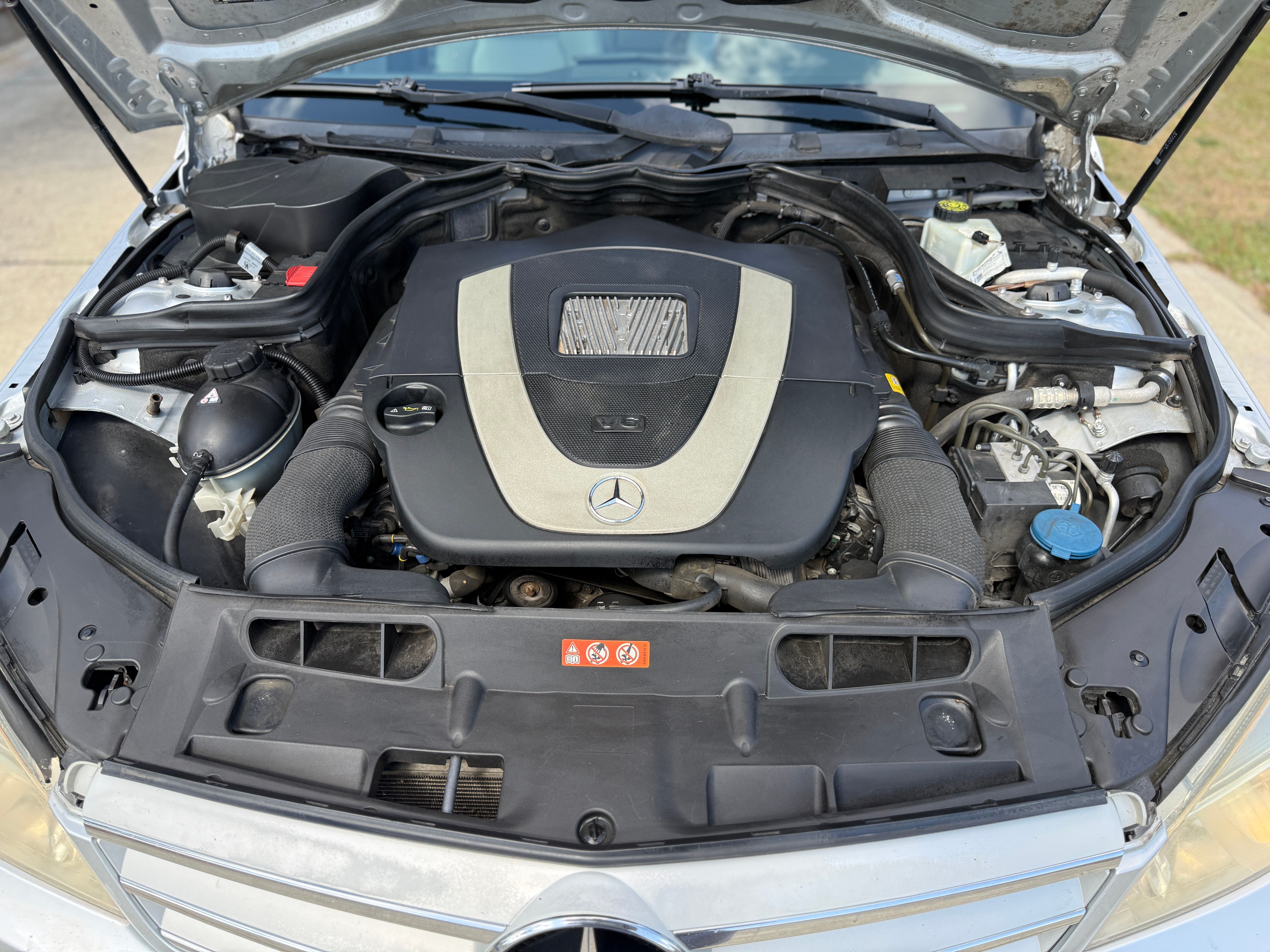 Used 2009 Mercedes-Benz C 300 Sedan image 2