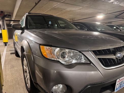 Used 2009 Subaru Outback 2.5i Limited image 4