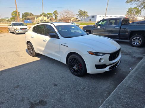 Used 2022 Maserati Levante GT AWD/4WD image 1